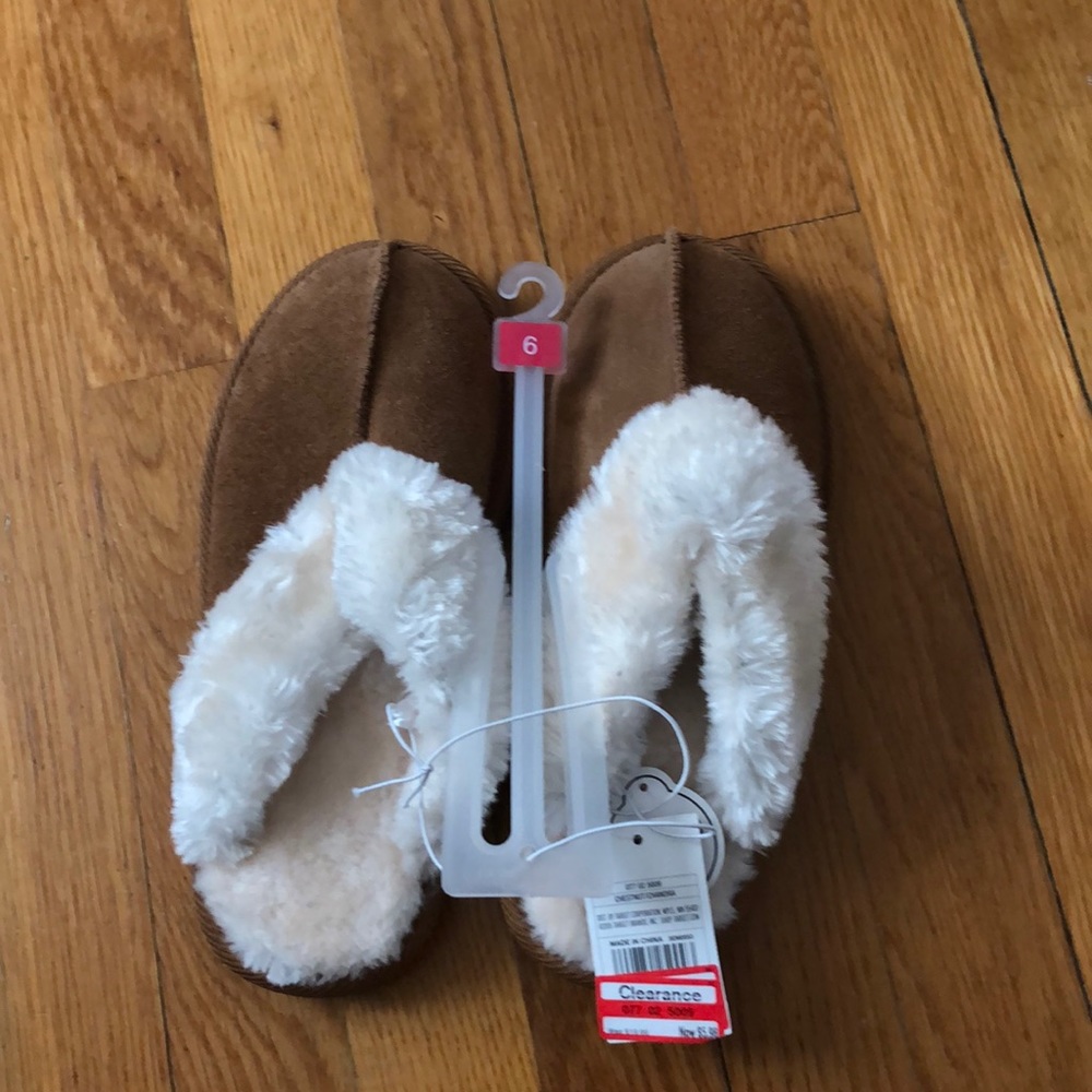 Fuzzy chestnut slippers
